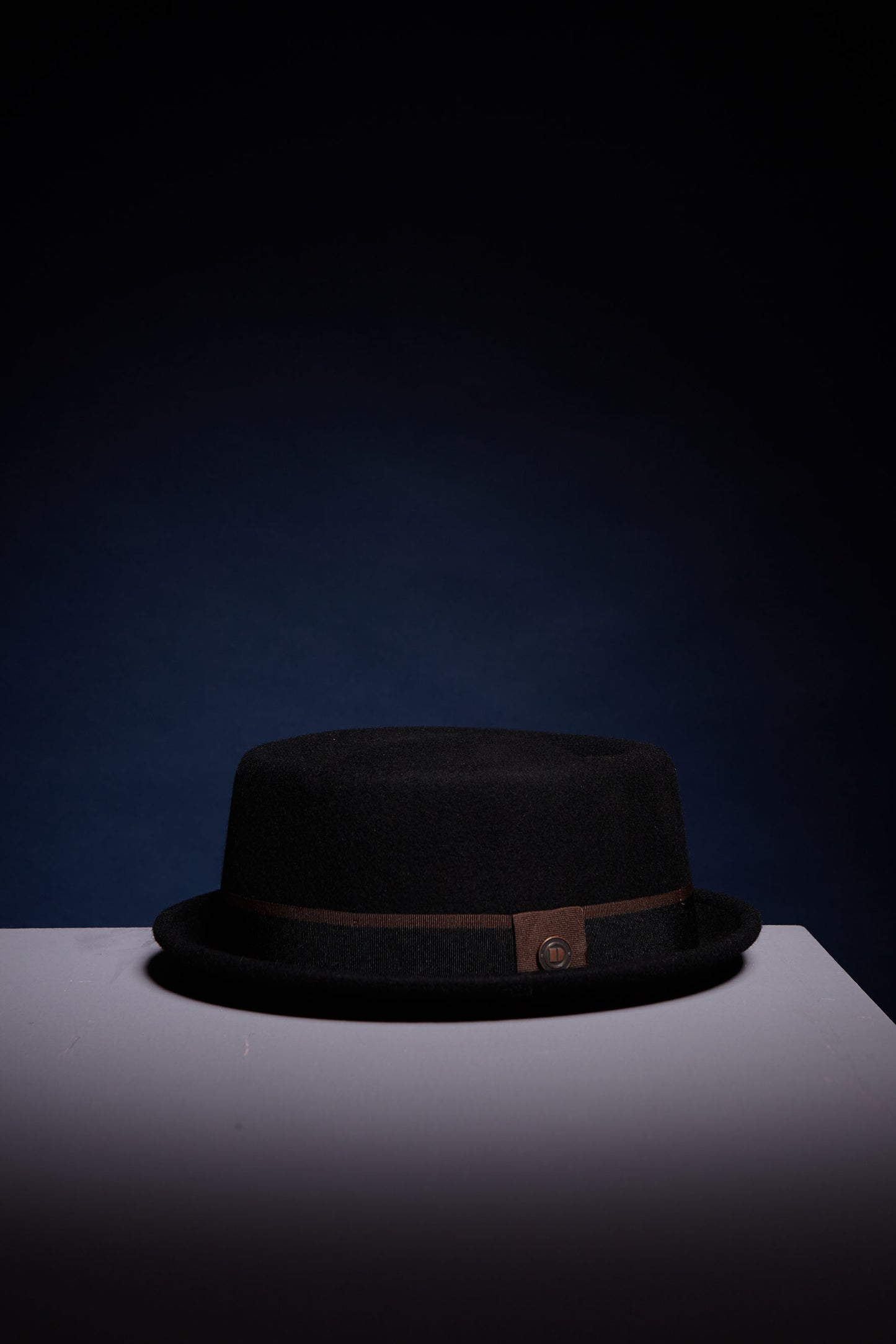 Leo - Black