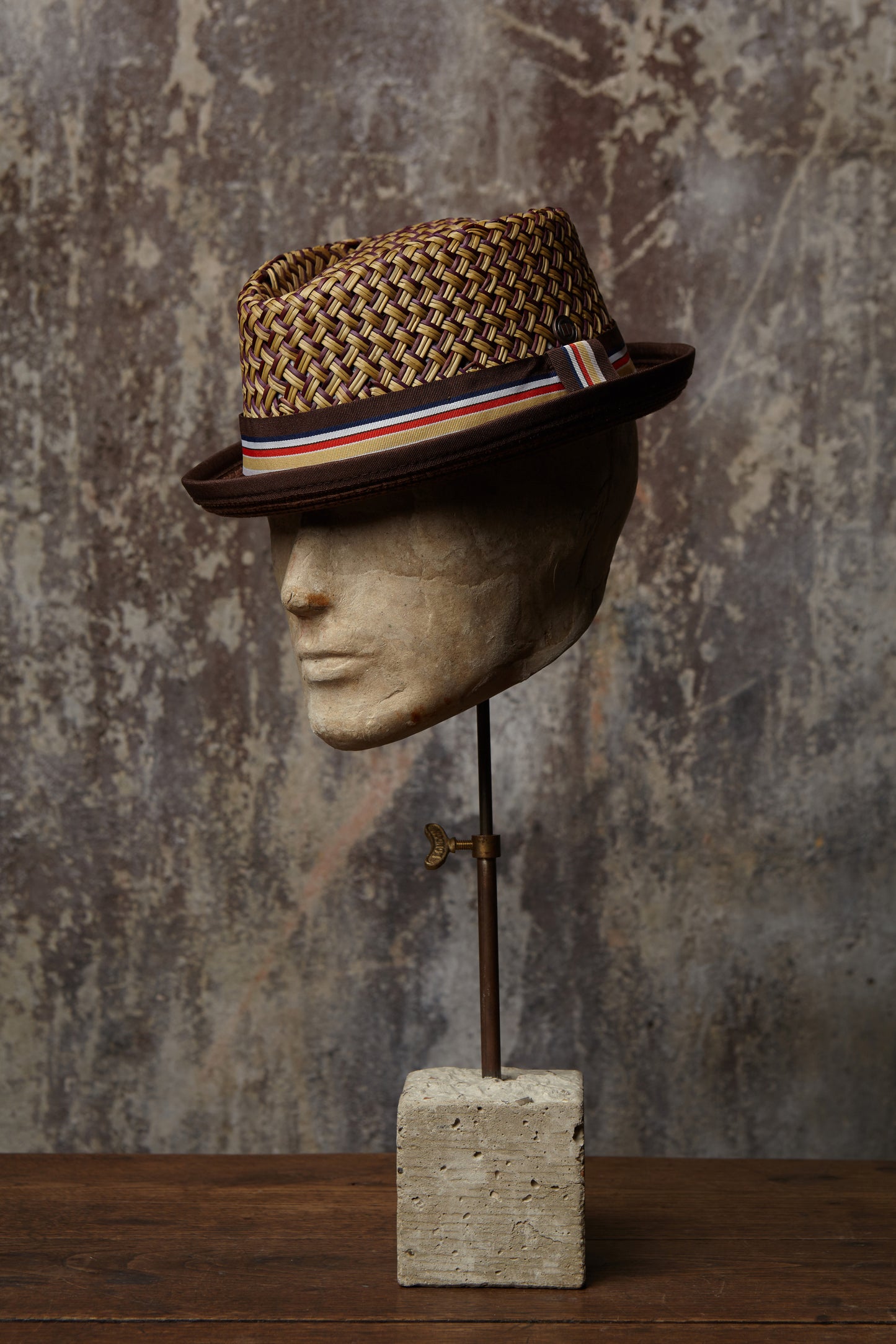 Max – Brown
