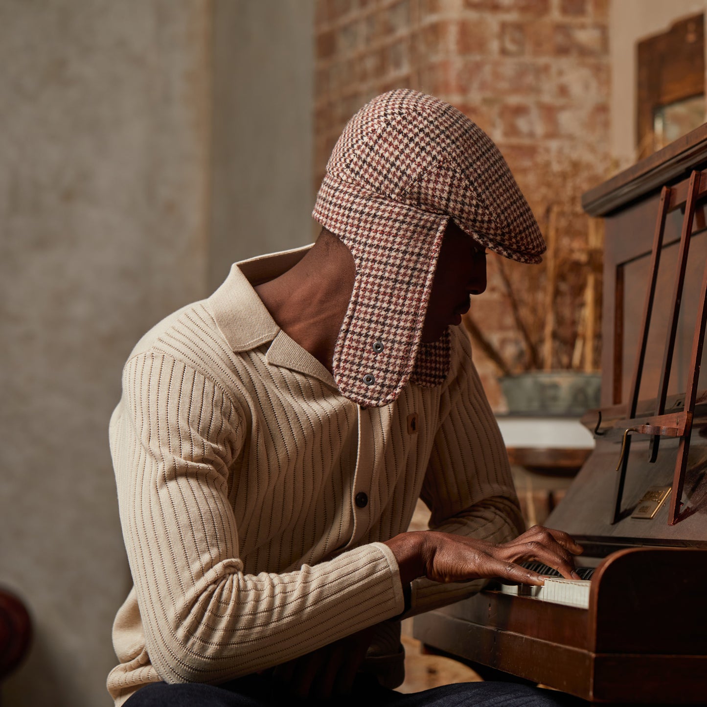 LOGAN tweed virgin wool cap with earflaps, Made in Italy cap - Beige